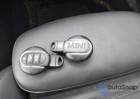 2019 Mini Clubman Cooper S из США, поврежденный, VIN WMWLU5C50K2G05083